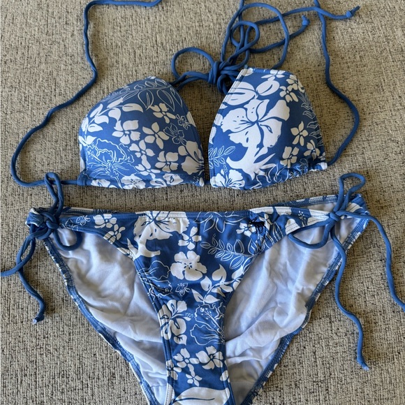 Abercrombie‎ & Fitch Blue and White Bikini - Picture 1 of 3